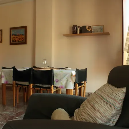 Ampio App. Per Famiglie E Gruppi Apartment